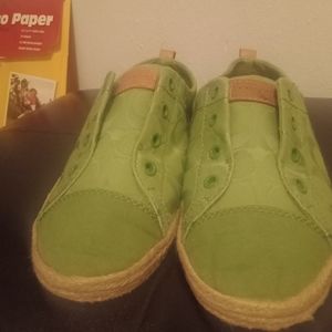 Coach size 7 slides..lime green